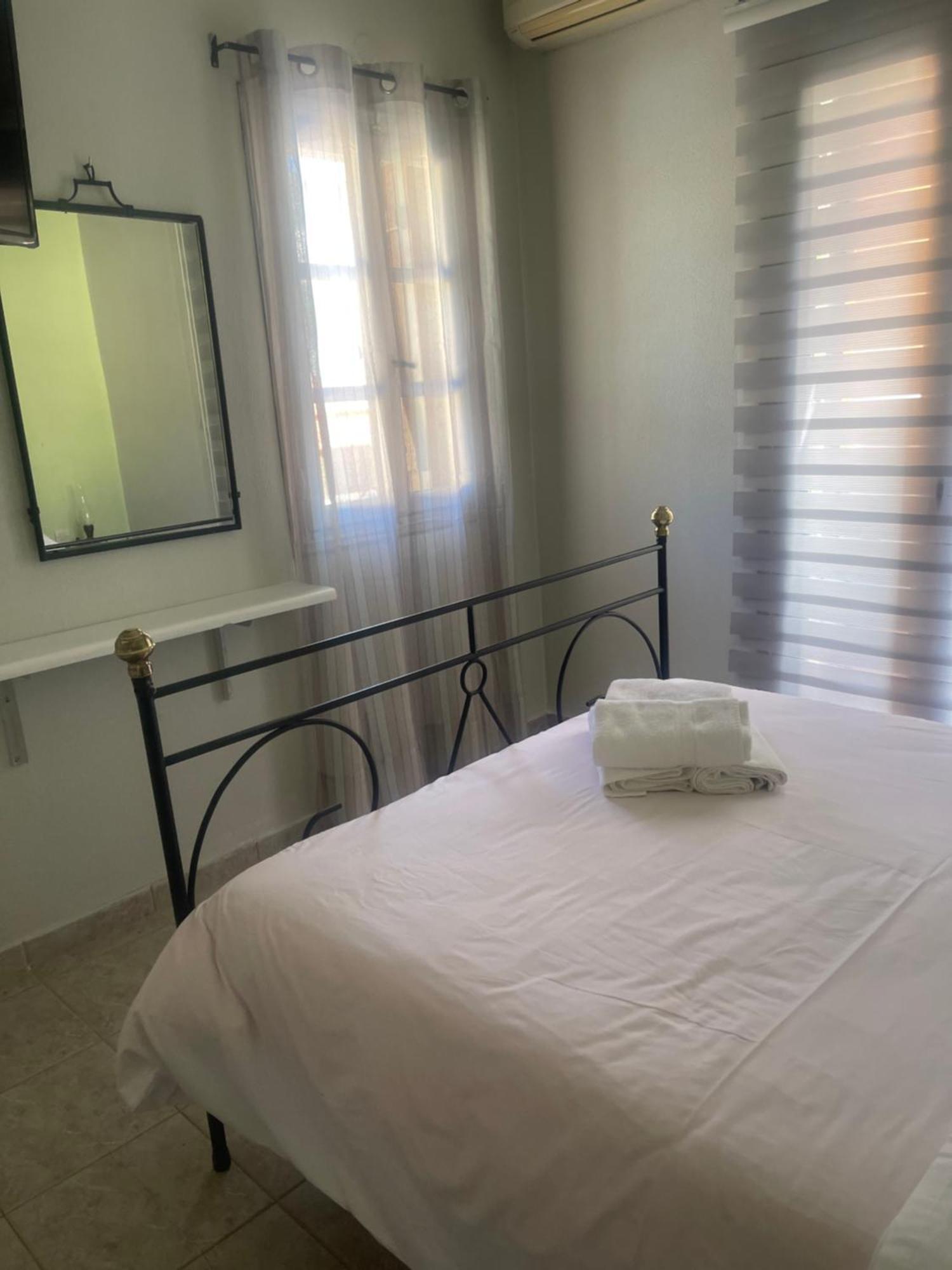 Lithos By The Sea Bed & Breakfast Neo Oitilo ภายนอก รูปภาพ