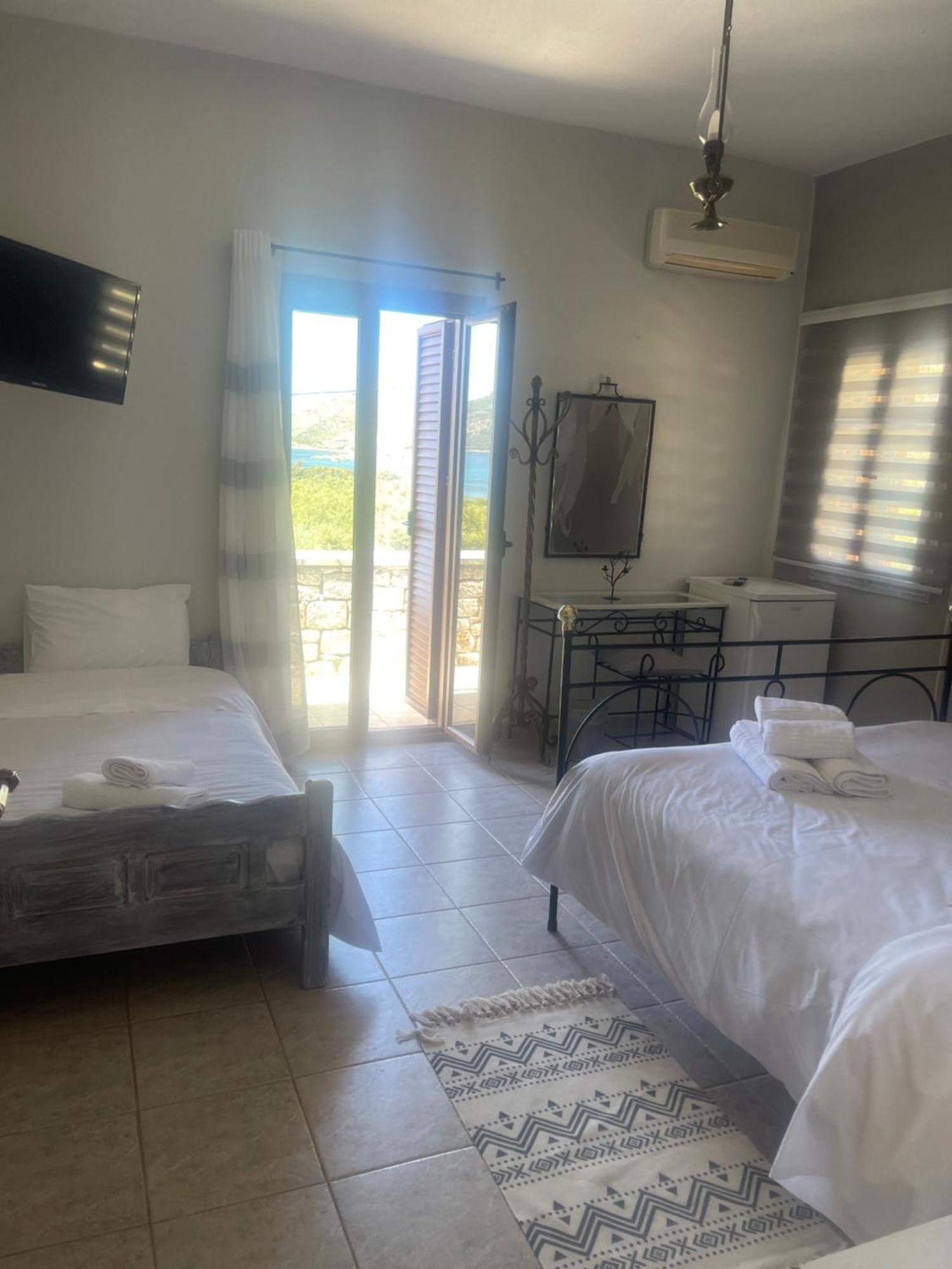 Lithos By The Sea Bed & Breakfast Neo Oitilo ภายนอก รูปภาพ