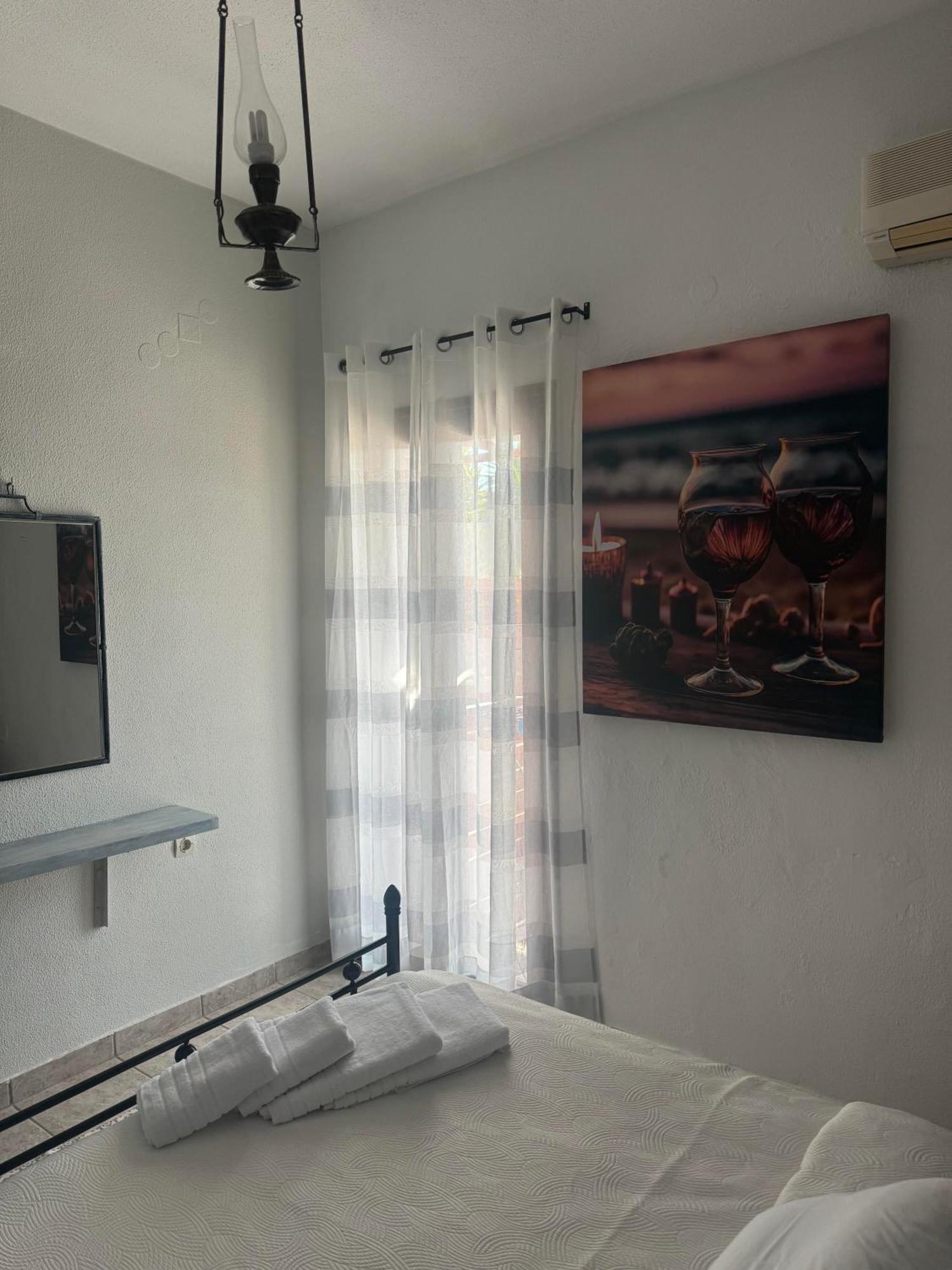 Lithos By The Sea Bed & Breakfast Neo Oitilo ภายนอก รูปภาพ